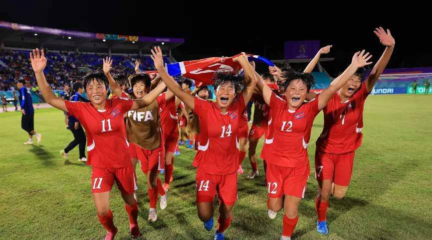 球队在比赛中一路高歌猛进，展现出色表现 